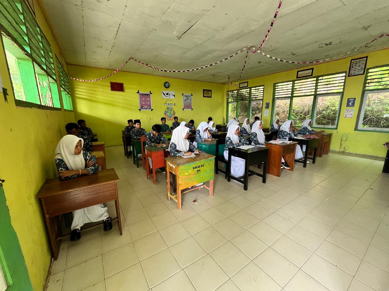 Sosialisasi Pendidikan Pemilih di Madrasah Aliyah Negeri Mansalean